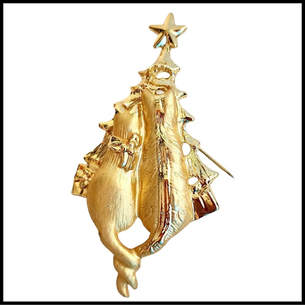 Vintage AJC Cats Love Celebrate Too Christmas Tree Gold Tone Pin Brooch Cat